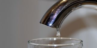 Woda pitna z kranu, jak ją oczyścić