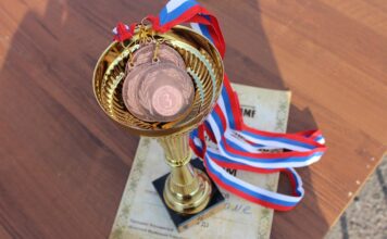 Medale z grawerem w przestrzeni miejskiej – jak upamiętniać wydarzenia lokalne z klasą? medale okolicznościowe z grawerem